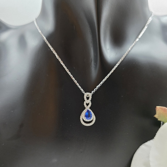 ♥️ TEARDROP STERLING SILVER NECKLACE - Picture 2 of 5